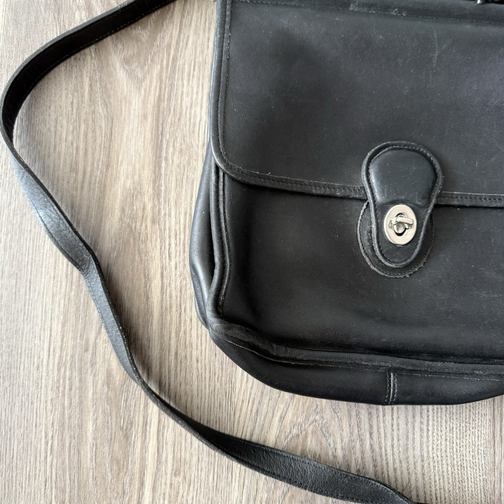 VTG 90s Coach Black Leather Willis Crossbody Bag Purse Turnlock 9927 - Picture 4 of 16